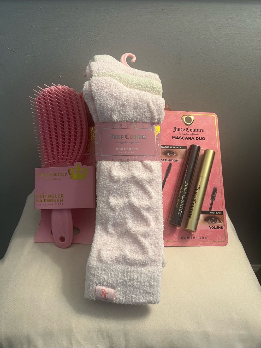 JUICY COUTURE NWT 3-Piece Pink Bundle. Boot Socks, Detangler Brush & Mascara - Picture 6 of 6